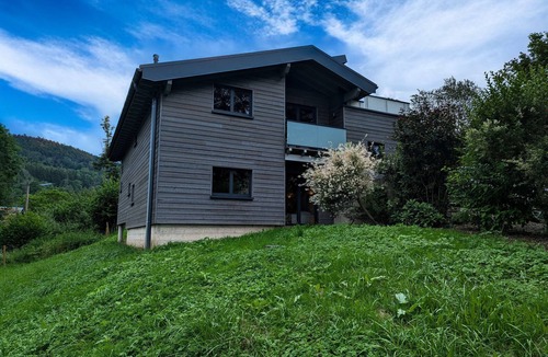 Ban-de-Laveline Cottage | Spacious villa with spa and pool table, WiFi, private parking