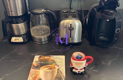 Les Ponts-de-Ce Villa | Spacious villa with private pool