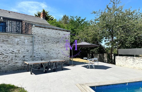 Les Ponts-de-Ce Villa | Spacious villa with private pool