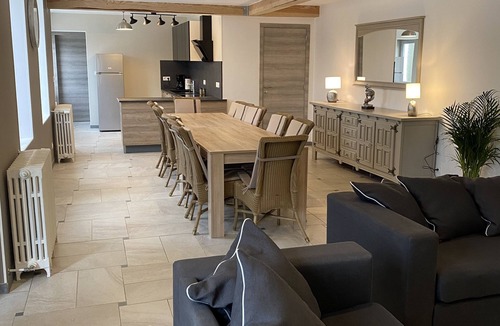 Sedan Villa | Spacious villa in a green setting