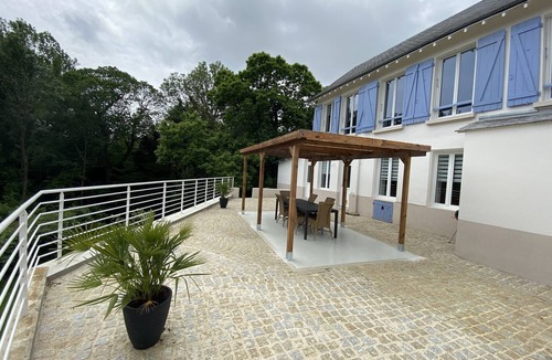 Sedan Villa | Spacious villa in a green setting