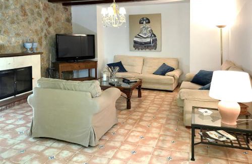 Can Trabal Villa | Spacious villa in Can Trabal with private pool and jacuzzi 980 m²