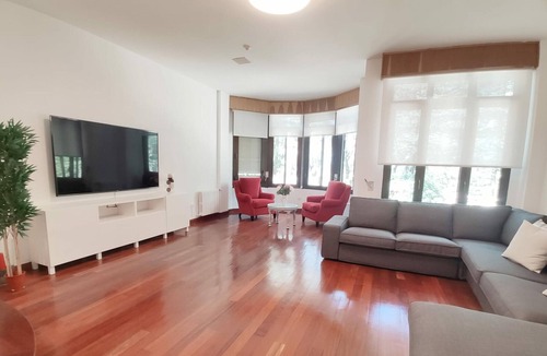 Jaca Cottage | Spacious Villa in Jaca with Private Pool and Garden