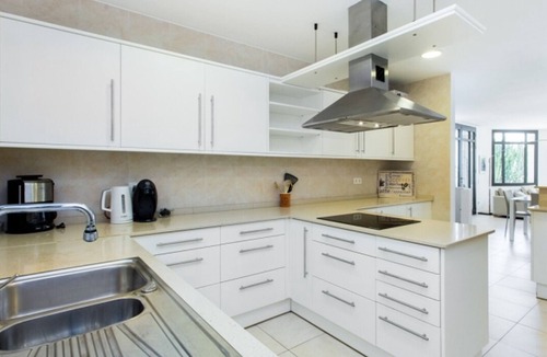Miami Platja Villa | Spacious Villa in Miami Platja, 6 Bedrooms, Beach Nearby