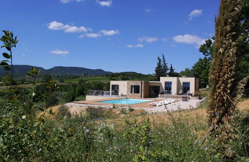 Brujas Villa | Spacious Villa in Vagnas with Pool