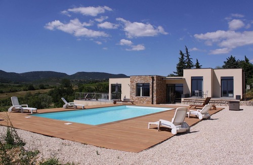 Brujas Villa | Spacious Villa in Vagnas with Pool
