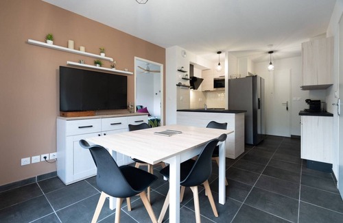 Serignan Villa | Spacious Villa Near Valras Beach