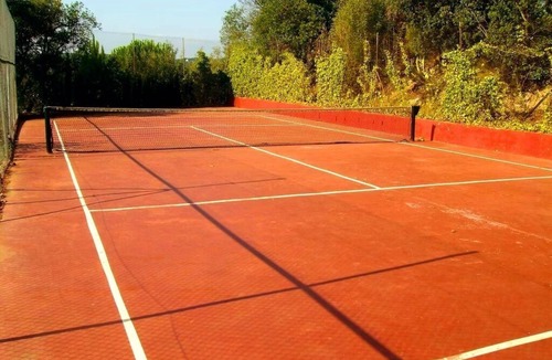 Vidreres Villa | Spacious villa sleeps 20, swimming pool, tennis court, mini-golf course, garden, barbecue,.