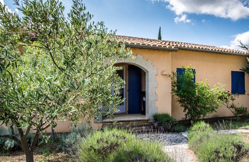 Saint-Siffret Villa | spacious villa with pool, ideal for families near the historic town of Uzes
