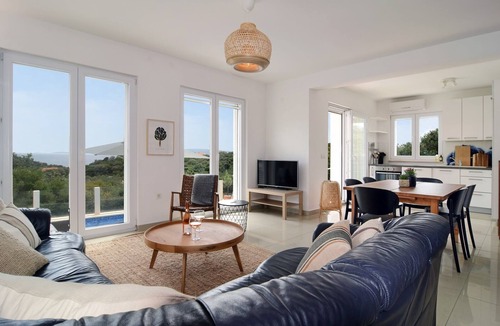 Okrug Donji Villa | Spacious villa with pool, 300m to beach, private location, sea views, terraces