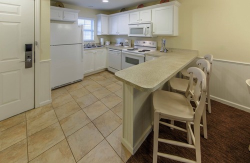 South Lee Villa | Spacious Villa with Access to Various Amenities!