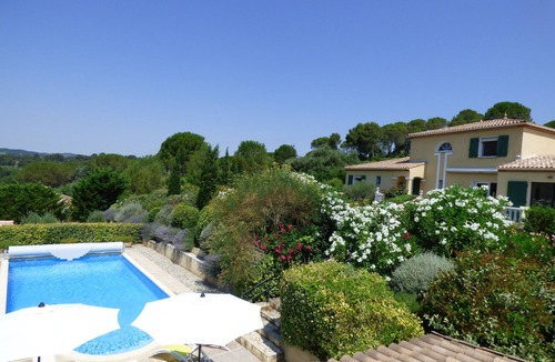 Verzeille Villa | Spacious Villa with Pool Overlooking Vineyards