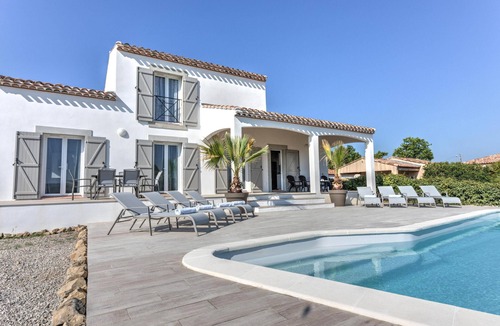 Aigne Villa | Spacious villa with pool and panoramic views