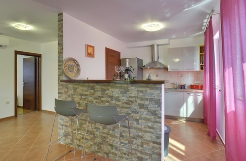 Valdebek House | Spacious villa with private pool, jacuzzi, billiards