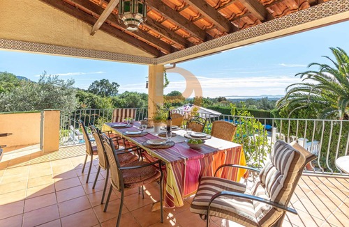 Pau Villa | Spacious Villa with Spectacular Views BBQ and Pool