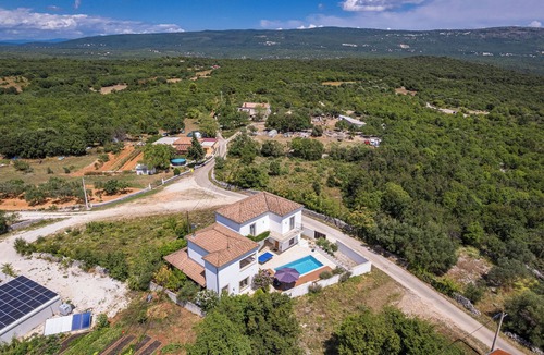Rakalj Villa | Spacious Villa with Wonderful Seaview, Heatable Pool, 3 min to the Beach