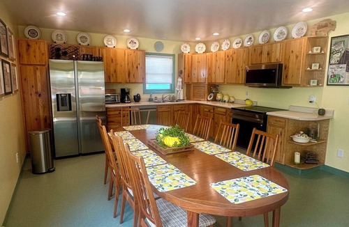 Casper House | Spacious Vintage Getaway. Walkable!