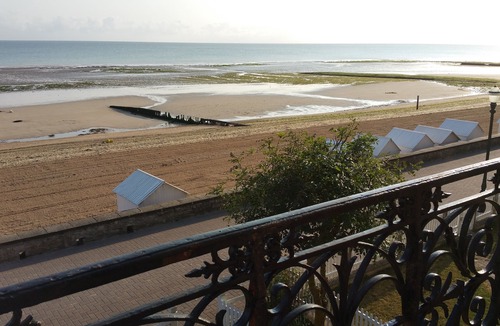 Saint-Regnobert-de-la-Cote-de-Nacre House | Spacious waterfront 19th-century house