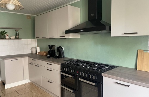 Olby House | Spacious warm L'Abri du Berge suitable for tribes