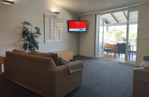 Gold Coast Apartment | Spacious waterfront, one bedroom apartment.