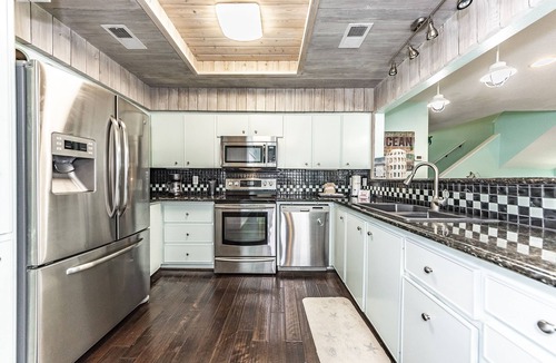 Jamaica Beach House | Spacious waterfront home on main canal.