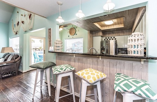 Jamaica Beach House | Spacious waterfront home on main canal.