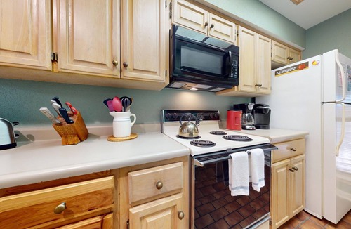 New Braunfels Condo | Spacious Waterfront Comal River Condo : CW C105 : Free Tubes with Rental!