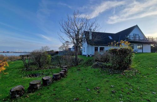 Havnsø Villa | Spacious Waterfront Family Holiday