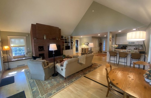 Cushing House | Spacious Waterfront Home with Private Guest House