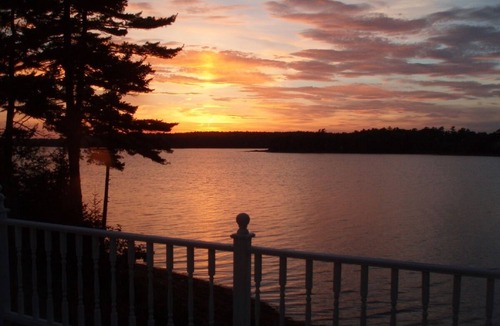 Freeport House | Spacious waterfront home on Casco Bay