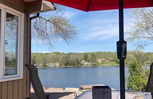 Monetville House | Spacious Waterfront in the French Rivernn