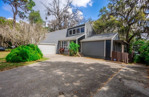 Temple Crest House | ☆Spacious Waterfront Oasis☆ Private Dock & Balcony