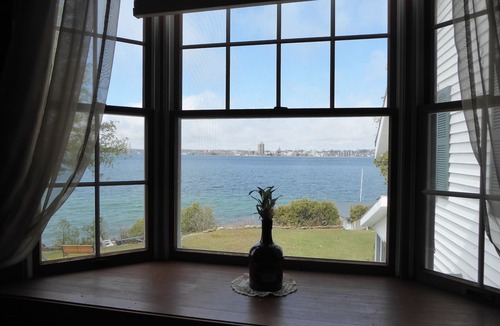 De Peyster House | Spacious Waterfront Home In Thousand Islands!