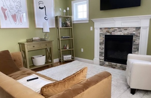 Abington House | Spacious, Well Decorated, & Cost Effective