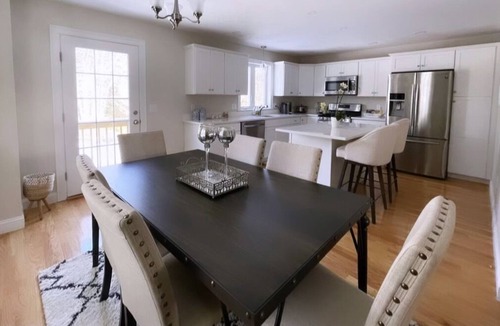 Abington House | Spacious, Well Decorated, & Cost Effective