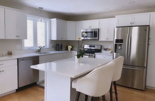 Abington House | Spacious, Well Decorated, & Cost Effective