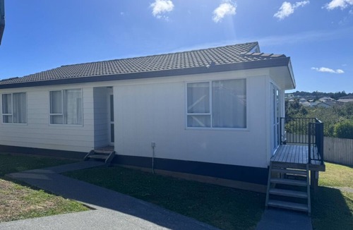 Henderson House | Spacious West Auckland Accommodation