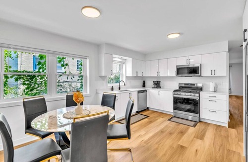 Westchester Apartment | Spacious Westchester Duplex for Group & Family