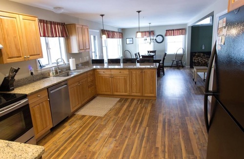 Bartlett House | Spacious White Mountain Home: Ski, shop & sit by a roaring fire