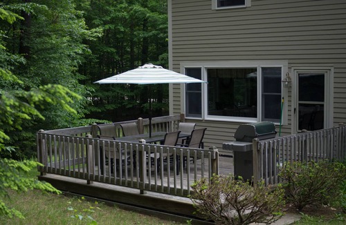 Bartlett House | Spacious White Mountain Home: Ski, shop & sit by a roaring fire