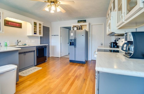Flippin House | Spacious White Rivers Jewel: Fishing Haven!