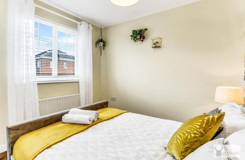 Whitwick House | Spacious Whitwick Stay 3-Story House