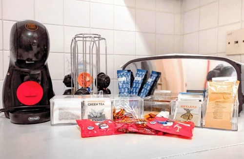 Lavender Fields House | Spacious Wimbledon House | Lovely Garden + Parking