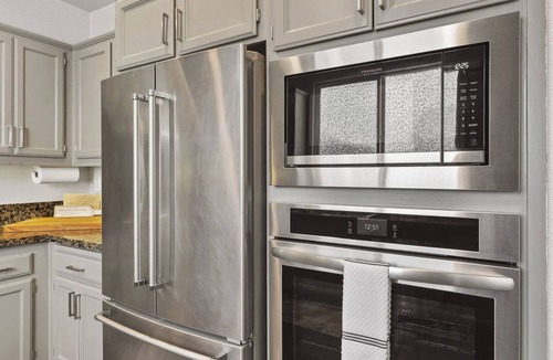 Windsor House | Spacious Windsor Retreat, 4BR Home w/ Patio & BBQ