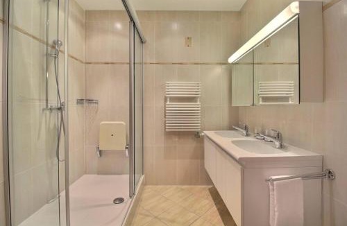 Champery Apartment | Spacious with large garden 4 min walk cable car