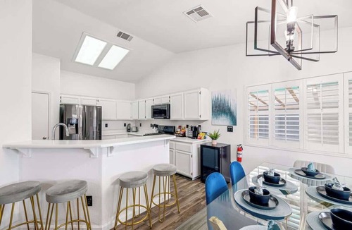 North Las Vegas House | Spacious Yard+Pool Table at 5BR Modern Getaway