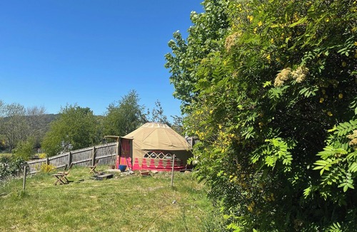 Contin Cabin | Spacious Yurt - Sleeps 2 - River and mountain view