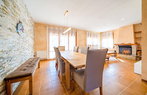 Can Carbonell House | Spaciously equipped vacation home in Catalonia.