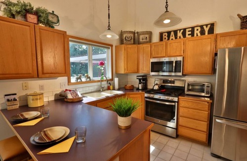 College Place House | Spagnuolo Loop · Spagnuolo.Light, bright, quiet and comfortable