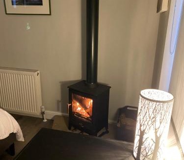 Spalding Apartment | SPALDING - Self Contained Studio Double - An extra single bed can be provided